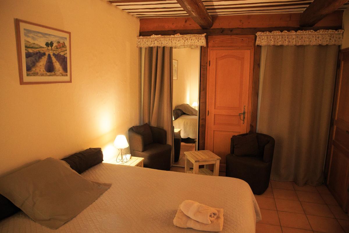 Châteauneuf-de-Gadagne Mas Des Vertes Rives B&B 외부 사진