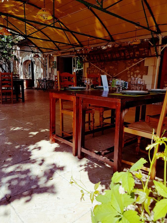 Châteauneuf-de-Gadagne Mas Des Vertes Rives B&B 외부 사진