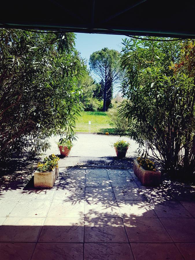 Châteauneuf-de-Gadagne Mas Des Vertes Rives B&B 외부 사진